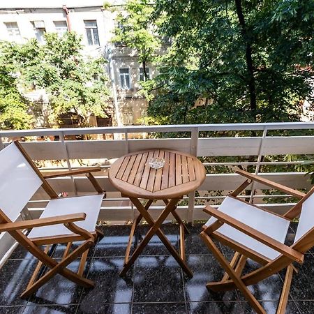 Central Vera Studio - Ideal For 3 - By Wehost Tbilisi Exterior photo