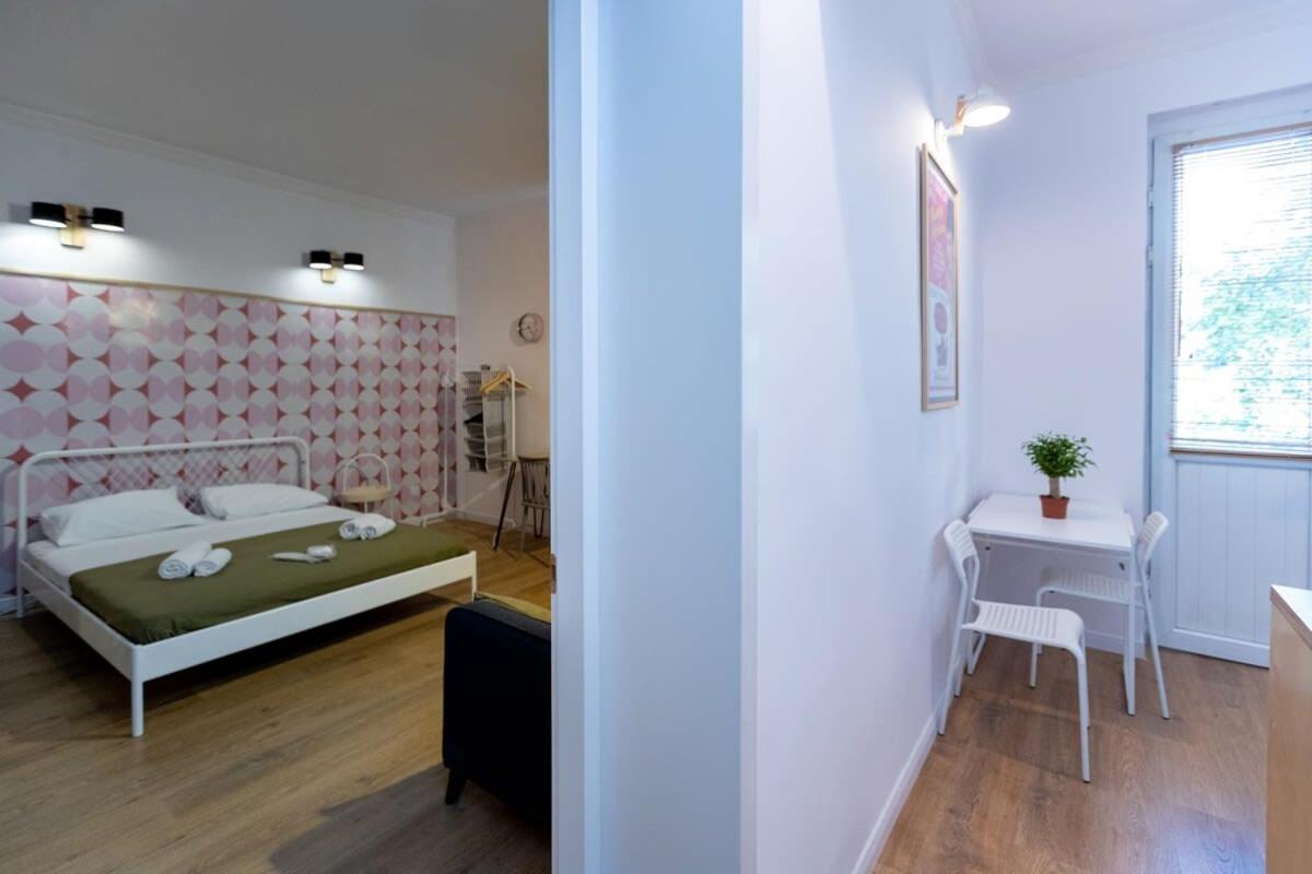 Central Vera Studio - Ideal For 3 - By Wehost Tbilisi Exterior photo